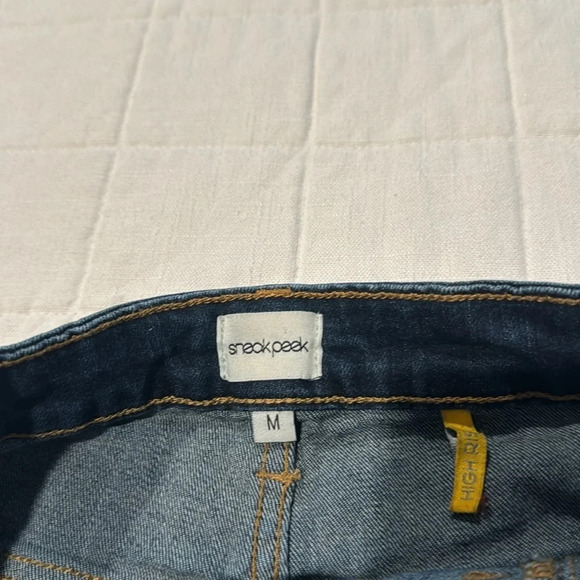 Sneak Peek Shorts - Picture 6 of 11